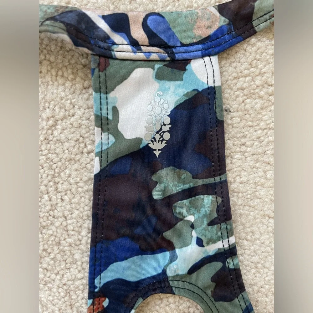 FP Movement by Free People Daybreak Graphic Camo Leggings & Sports 2pc Set XS - Picture 11 of 16